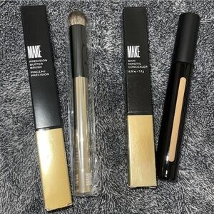 Make cosmetics, skin minimizing concealer.